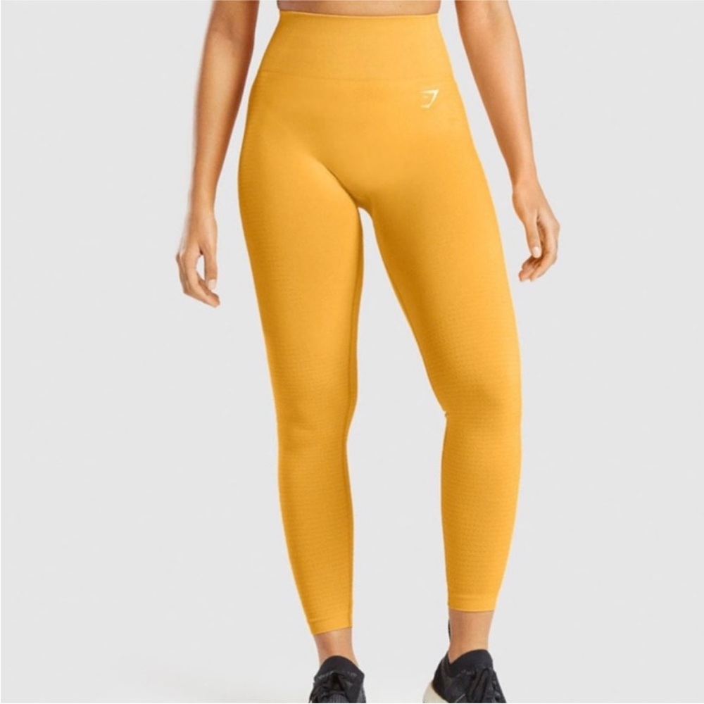 Gym shark leggings. Yellow. Seamless workout leggings. Size medium.
